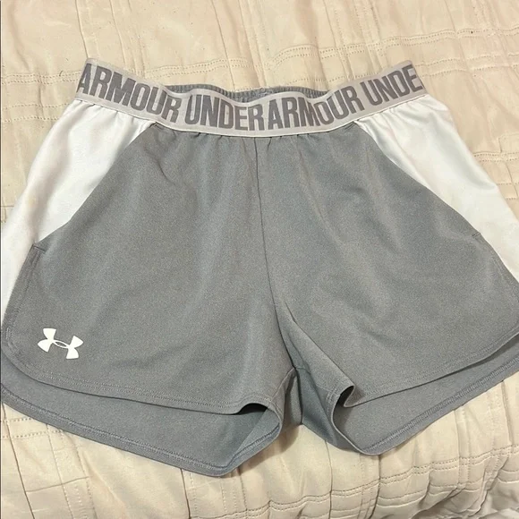 Under Armour Gray and White Athletic Shorts Moisture-Wicking Lightweight - Picture 1 of 2